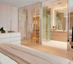 El baño integrado en el vestidor, una tendencia que querrás aplicar